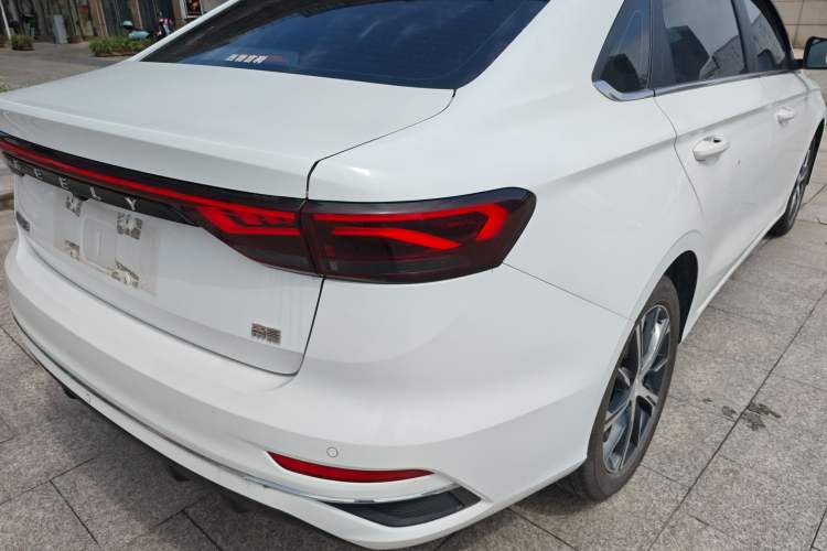 Used Geely Auto Emgrand 2022 4th Generation 1.5L CVT Flagship Model Right Rear Taillight