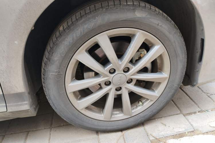 Used AION S 2023 Meizu 580 Lithium Iron Phosphate Right Front Wheel Hub