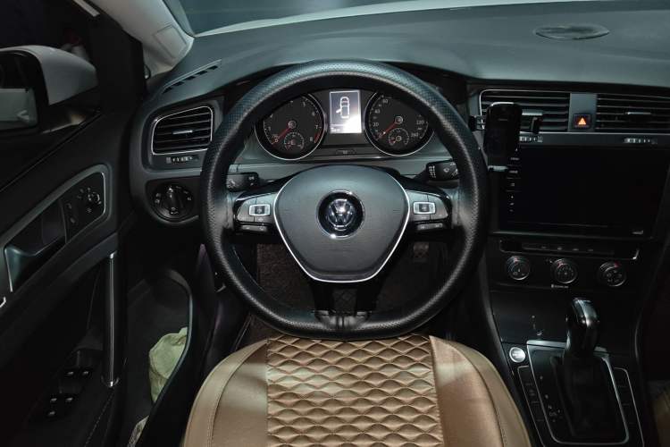 Used Volkswagen Golf 2020 Zhiai Edition 280TSI DSG Comfort Model Steering Wheel