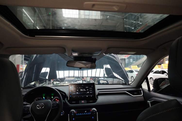 Used Toyota Wildlander 2022 2.0L CVT Two-Wheel Drive Luxury PLUS Edition
