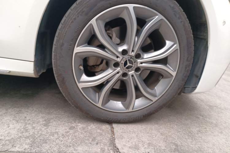 Used Mercedes-Benz E-Class 2022 Revised Version E 300 L Luxury Edition Right Front Wheel Hub