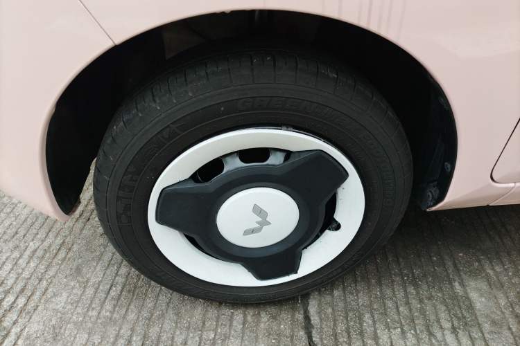 Used Wuling Hongguang MINIEV 2022 Macaron Premium Model – Lithium Iron Phosphate Left Front Wheel Hub
