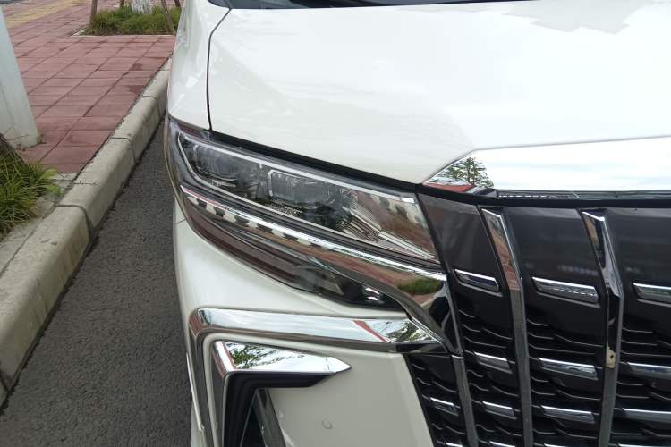 Used Toyota Alphard 2019 Dual-Engine 2.5L Luxury Edition Right Front Headlight