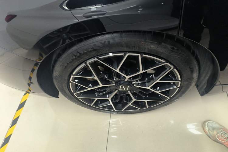 Used Zeekr 001 2024 YOU Edition 100 kWh All-Wheel Drive
