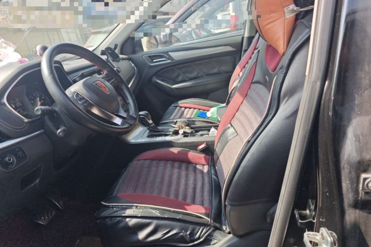 Used Roewe RX5 2016 20T Two-Wheel Drive Automatic Internet Smart Edition
