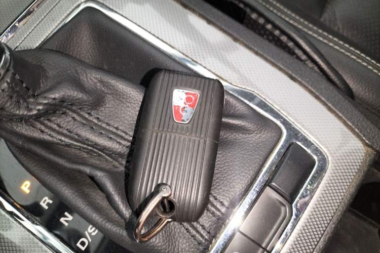 Used Roewe RX5 2016 20T Two-Wheel Drive Automatic Internet Smart Edition