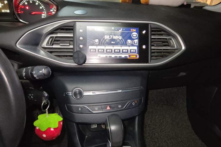 Used Peugeot 308S 2015 1.2T Automatic Jingchi Edition
