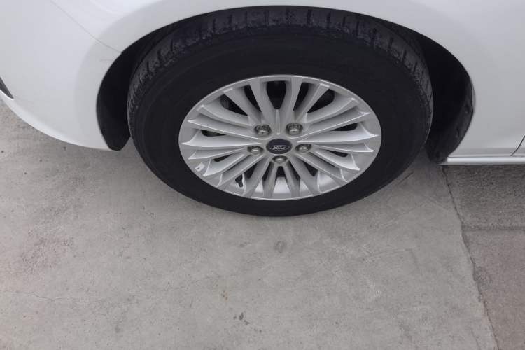 Used Ford Escort 2017 1.5L Automatic Comfort Model Left Front Wheel Hub