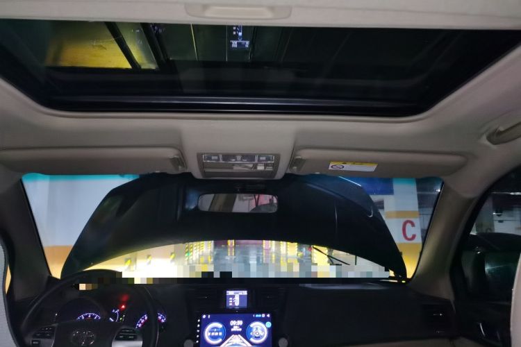 Used Toyota Highlander 2012 2.7L Two-Wheel Drive 7-Seater Luxury Edition