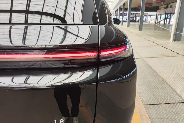 Used Li Auto L8 2025 Ultra Smart Refreshed Edition
