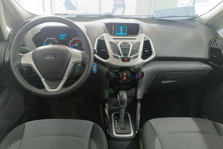 Used Ford EcoSport 2013 1.5L Automatic Fashion Model Center Console