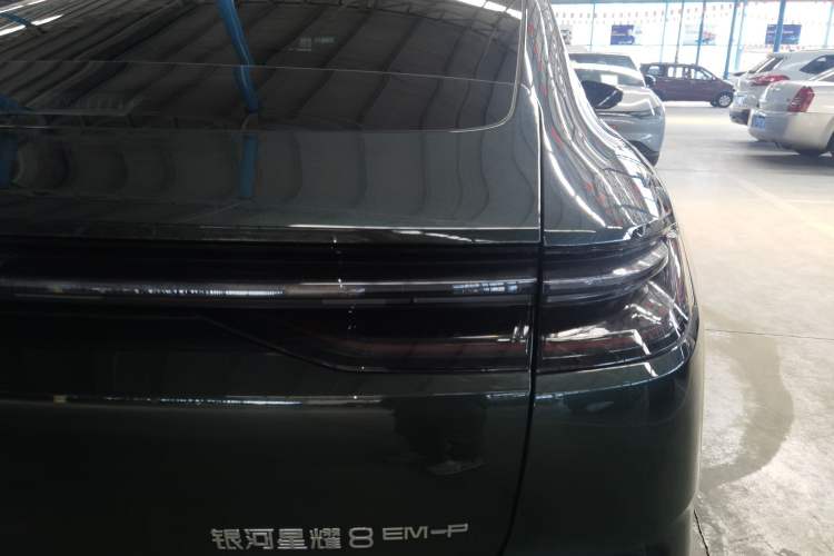 Used Geely Galaxy 8 2025 130km EM-P Starship Edition
