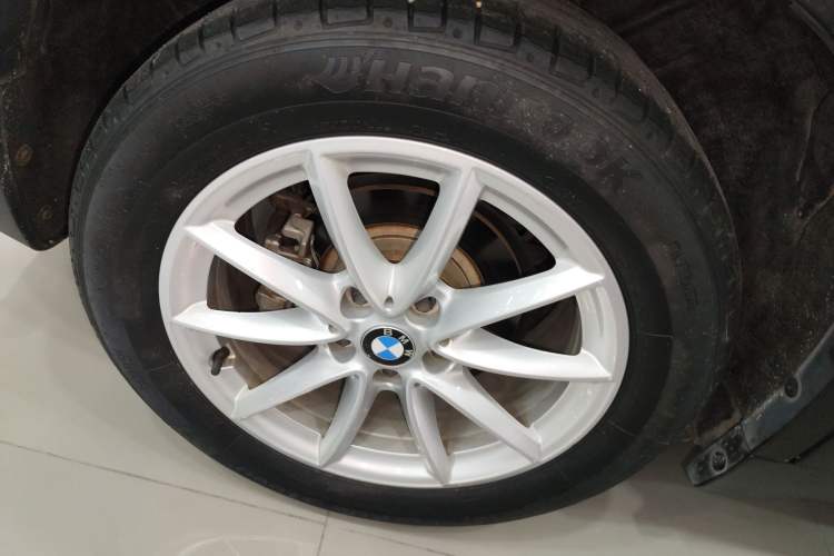 Used BMW X1 2018 sDrive18Li Fashion Model Right Rear Wheel Hub
