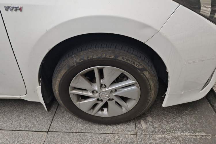 Used Toyota Corolla 2014 1.6L CVT GL Right Front Wheel Hub