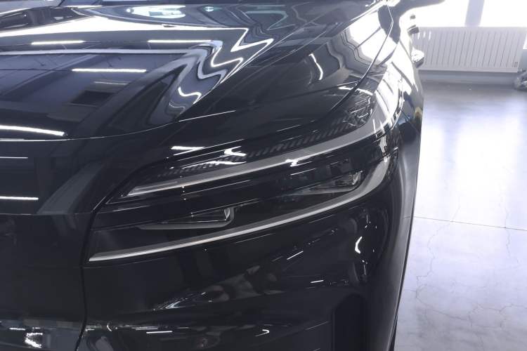 Used ONVO Luxeed L90 2025 Model—Max Six-Seater Version Left Front Headlight