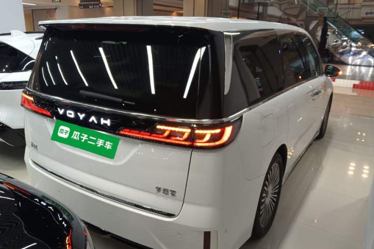 Used VOYAH Dream 2025 PHEV Four-Wheel-Drive Flagship Kunpeng Edition
