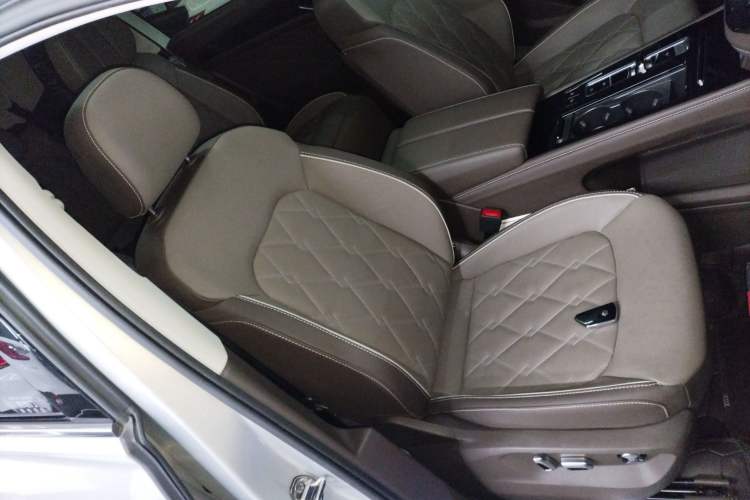 Used Volkswagen Viloran 2023 Revised 380TSI Prestige Edition