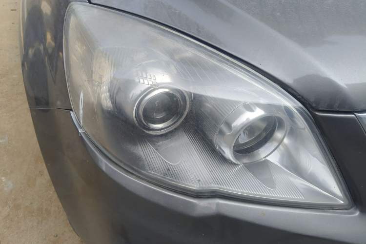 Used Haval H6 2013 Upgraded Model 2.4L Automatic Two-Wheel Drive Elite Version
