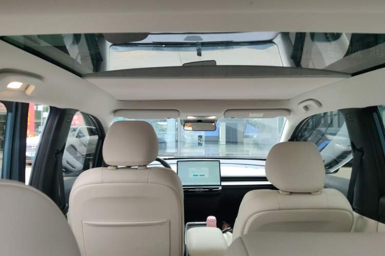 Used Venucia VX6 2023 520 Max
