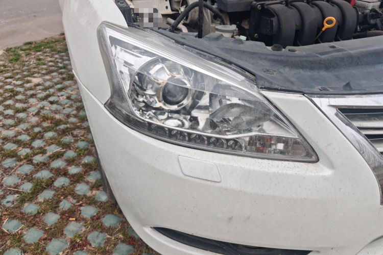 Used Nissan Sylphy 2012 1.8XV CVT Deluxe Edition Right Front Headlight