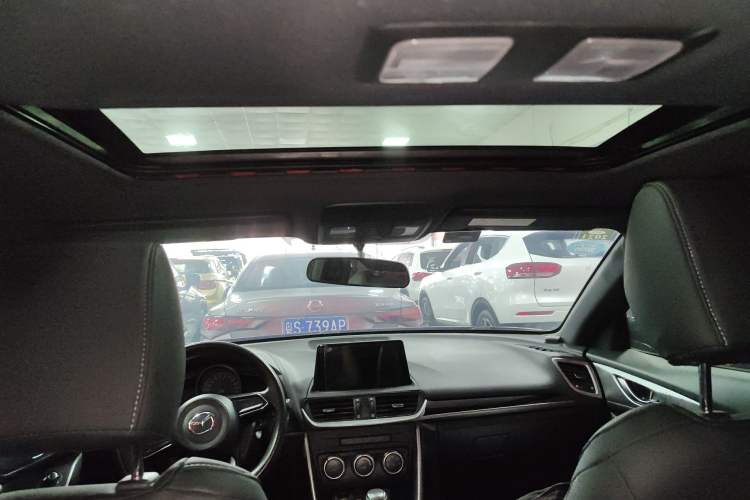 Used Mazda CX-4 2018 2.0L Automatic Two-Wheel Drive Blue Sky Dynamic Version China V Standard
