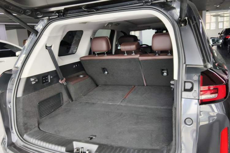 Used EXEED Lanyue 2023 400T Four-Wheel Drive Star Prestige 7-Seater Trunk