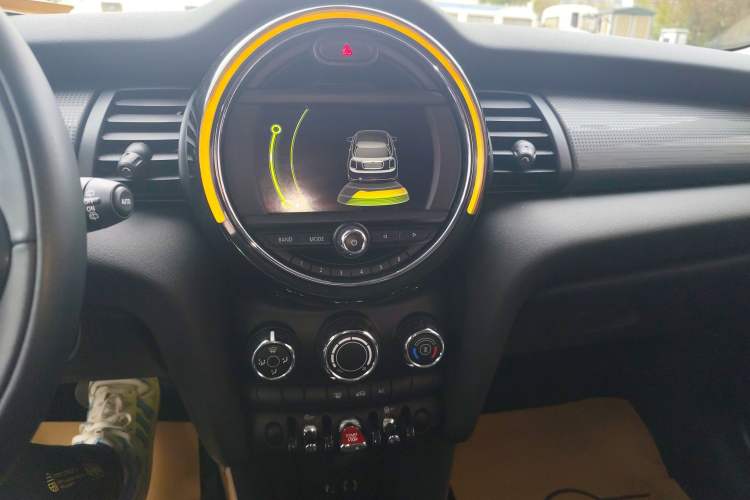 Used MINI 2014 1.5T COOPER Fun
