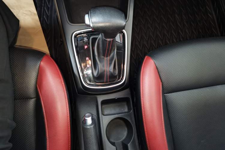 Used Kia KX Cross 2017 1.4L AT GLS Gear Lever