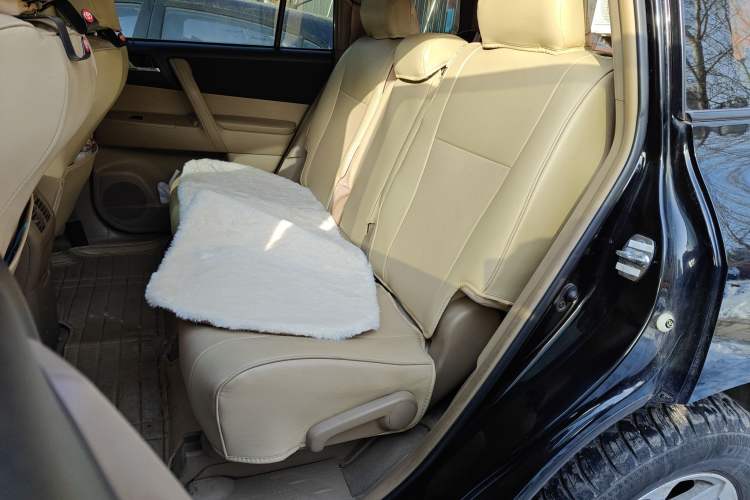 Used Toyota Highlander 2011 2.7L Two-Wheel Drive 5-Seater Elite Edition
