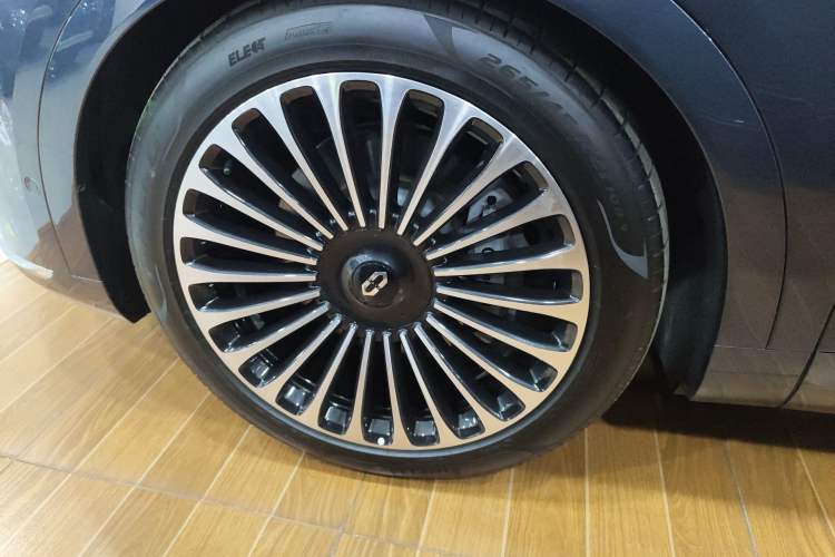 Used Hima AITO M9 2024 Range-Extended Ultra Version 42 kWh 6-Seater Model Exterior 4