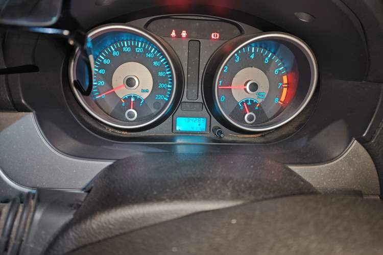 Used Buick Excelle 2013 1.5L Manual Classic Model
