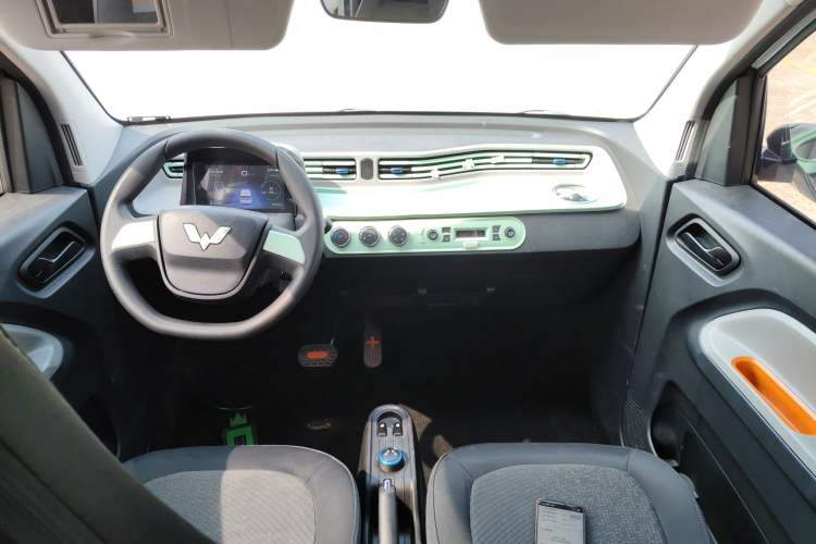 Used Wuling Hongguang MINIEV 2020 Freedom Version Lithium Iron Phosphate
