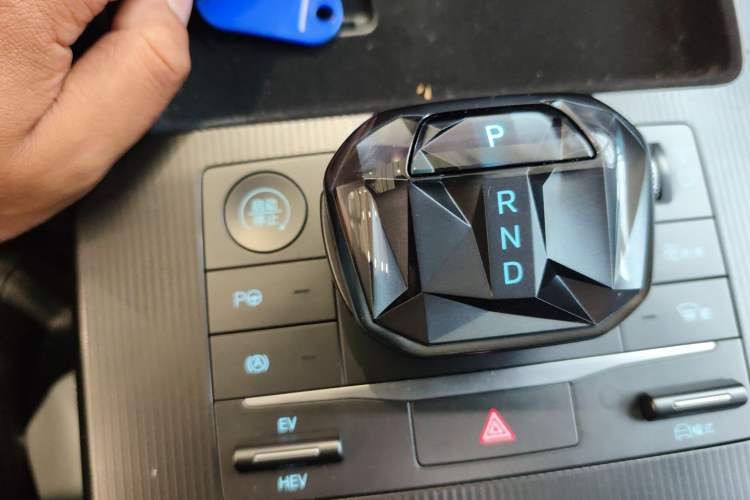 Used BYD Song L DM-i 2025 Intelligent Driving Version 160 km Excellence Edition Gear Lever