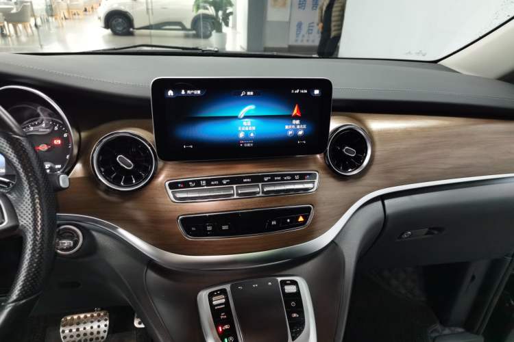 Used Mercedes-Benz V-Class 2020 V 260 L Long-wheelbase Luxury Edition Audio And AC Panel