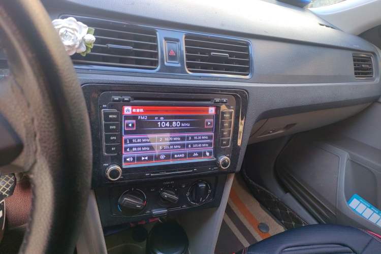 Used Volkswagen Santana 2015 1.6L Manual Fashion Edition