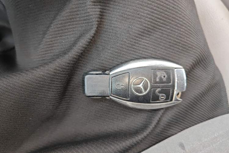 Used Mercedes-Benz C-Class 2011 C 180K Classic model