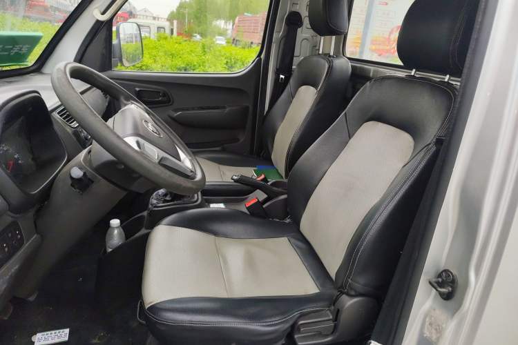 Used Foton Xiangling M  Left Rear Seat