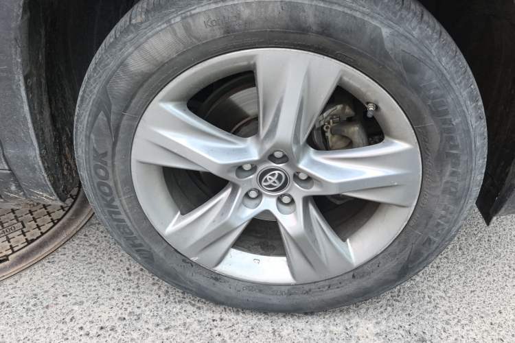 Used Toyota Highlander 2021 2.0T Four-Wheel Drive Knight Edition 7 Seats Right Front Wheel Hub