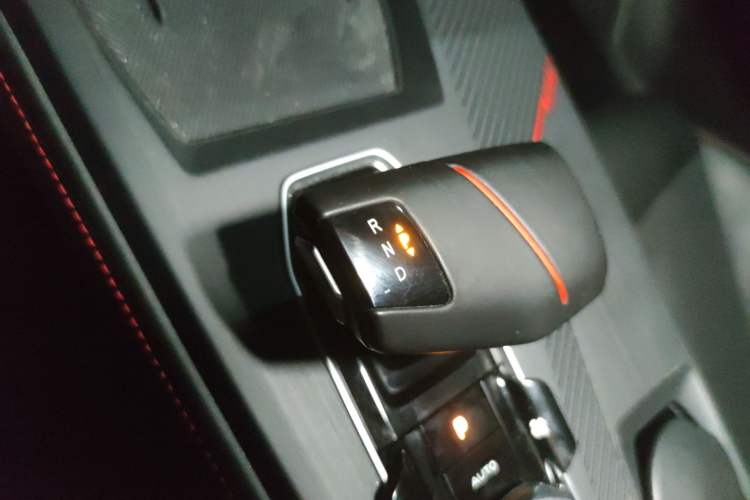 Used CHANGAN OSHAN Z6 2022 Blue Whale 1.5T DCT Smart Edition