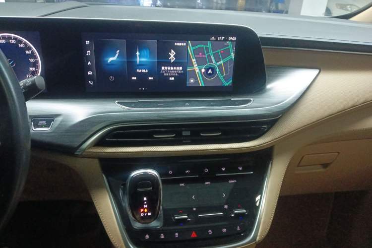 Used Buick GL8 2021 ES Landtrek 653T Luxury Model