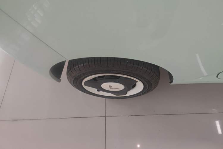 Used Wuling Hongguang MINIEV 2024 3rd Generation 215km Youth Edition Right Rear Wheel Hub