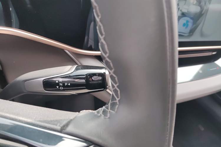 Used Hongqi EH7 2024 760 Pro+ Four-Wheel Drive Version Gear Lever