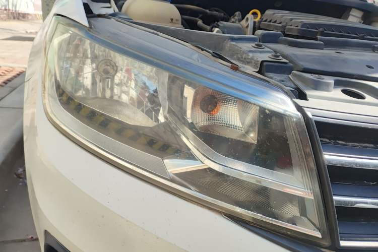 Used Volkswagen Santana 2021 1.5L Automatic Fashion Edition Right Front Headlight