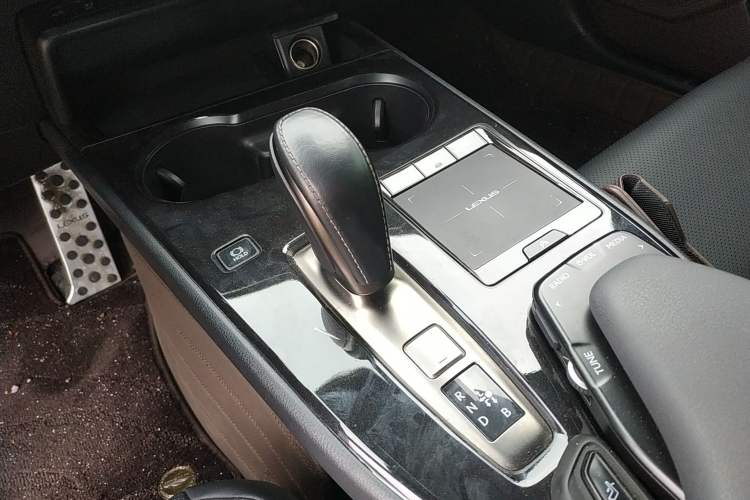 Used Lexus UX New Energy 2020 300e Pure·Joy Edition Gear Lever