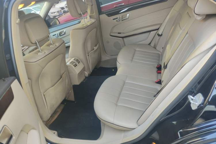 Used Mercedes-Benz E-Class 2015 E 260 L
