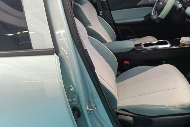 Used Geometry E Firefly 2024 301km Starlight
