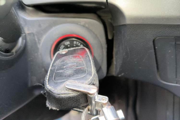 Used Roewe 350 2015 1.5L Automatic Luxury Sunroof Edition Vehicle Key