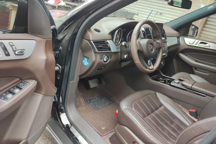 Used Mercedes-Benz GLE-Class 2017 GLE 400 4MATIC Middle East version
