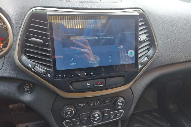 Used Jeep Cherokee 2016 2.4L Leading Edition
