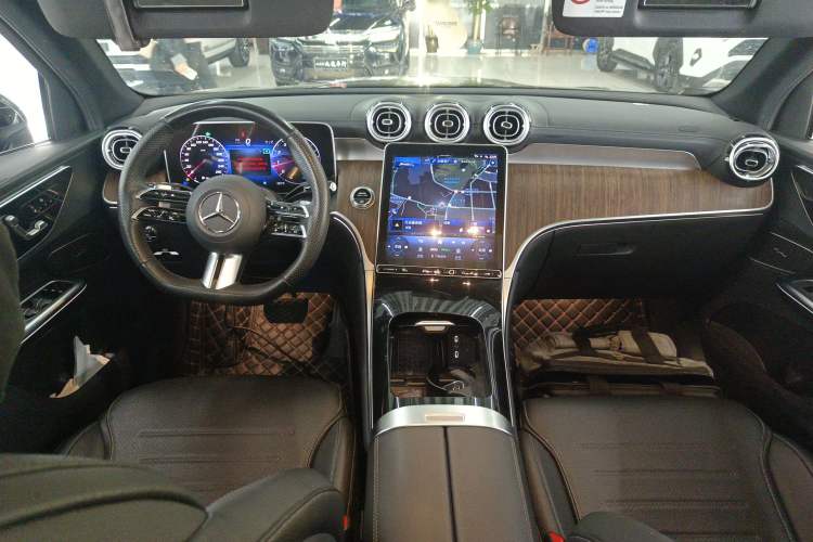 Used Mercedes-Benz GLC 2024 GLC 300 L 4MATIC Dynamic Edition 7-seater